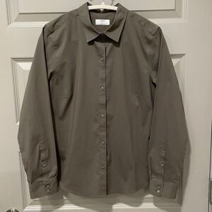 Untuckit Olive Green Button Down Bella Shirt, size 8